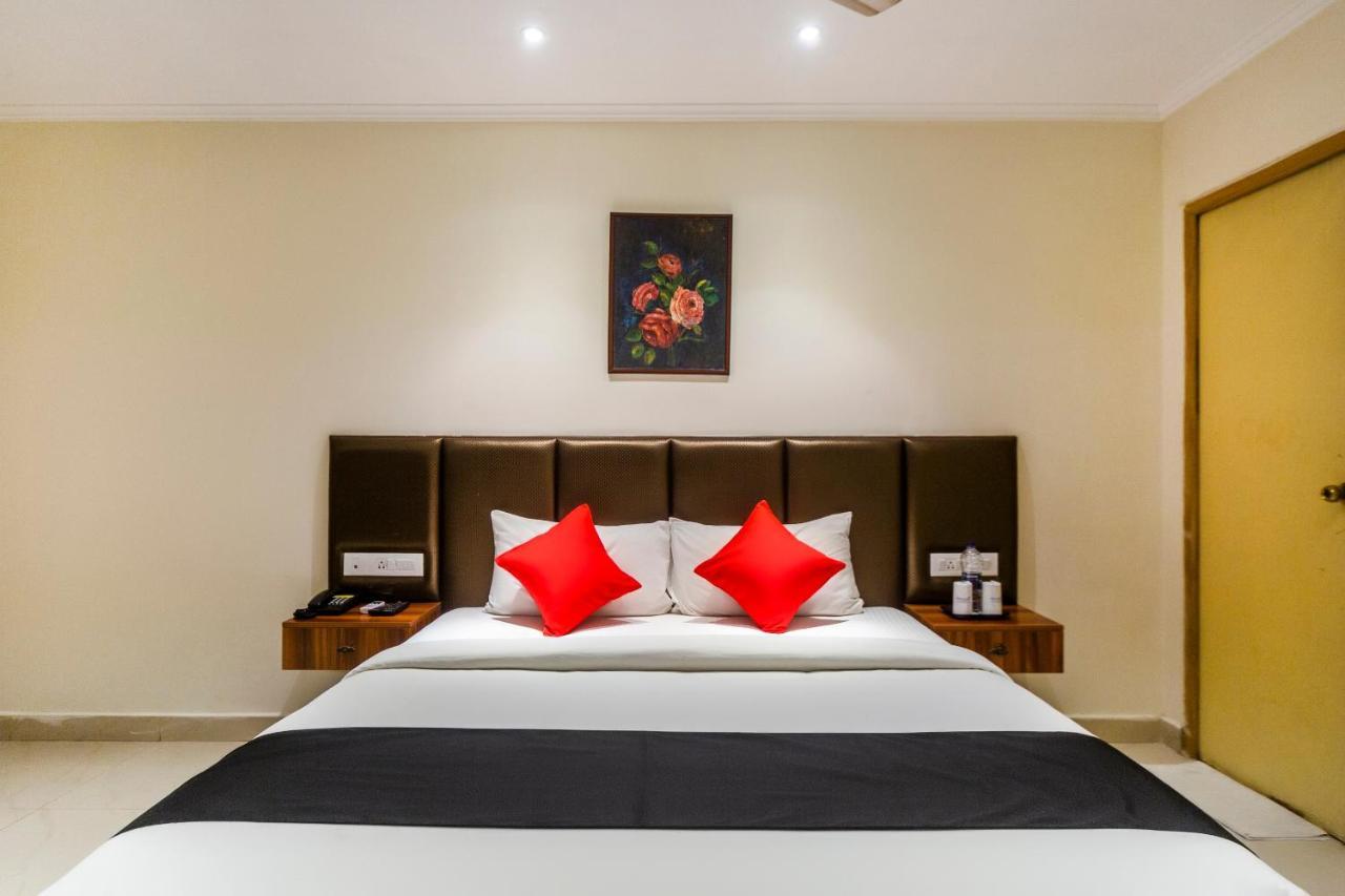 Capital O 66763 Blossoms Serviced Apartments Chennai Exterior foto