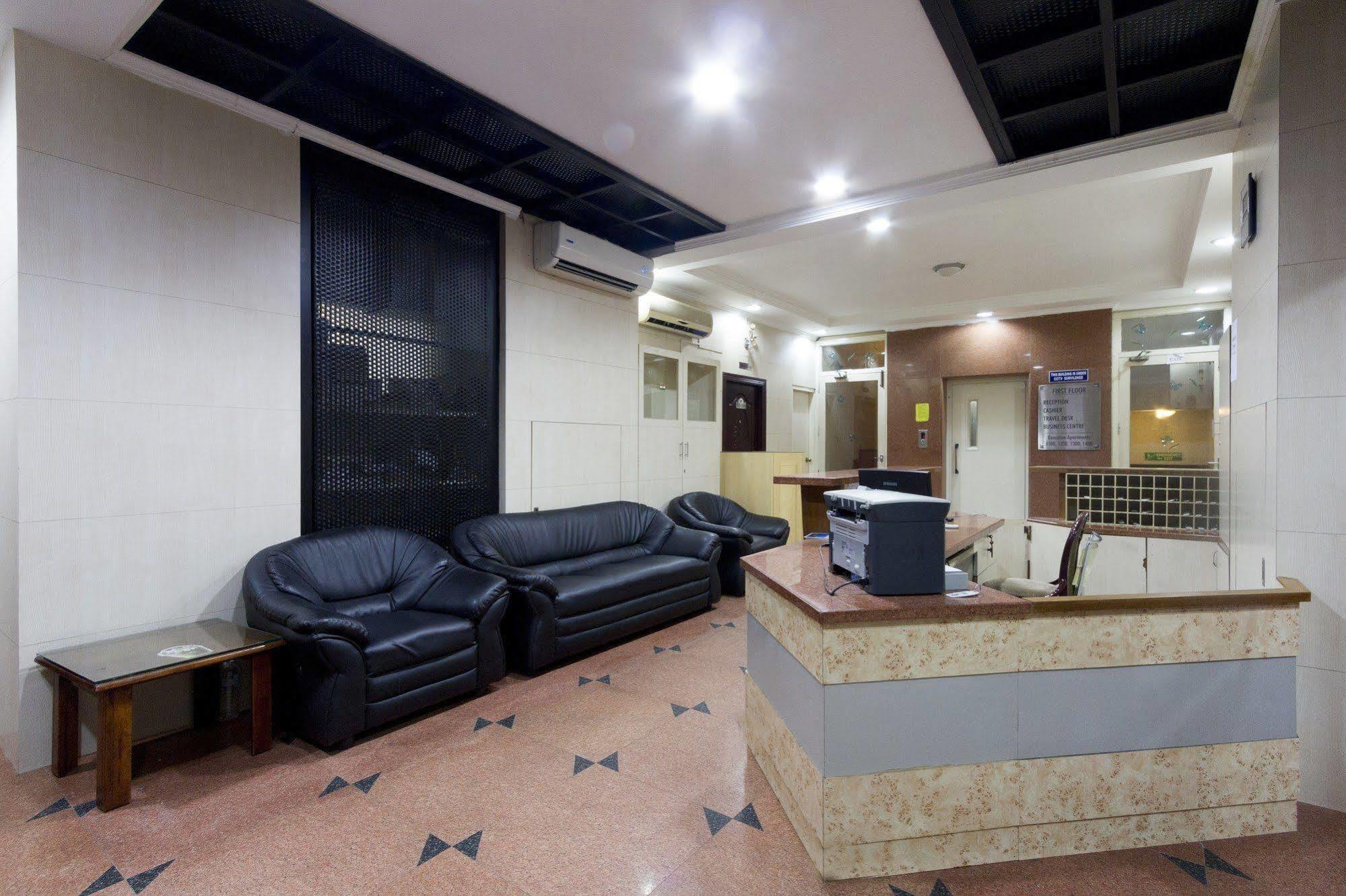 Capital O 66763 Blossoms Serviced Apartments Chennai Exterior foto
