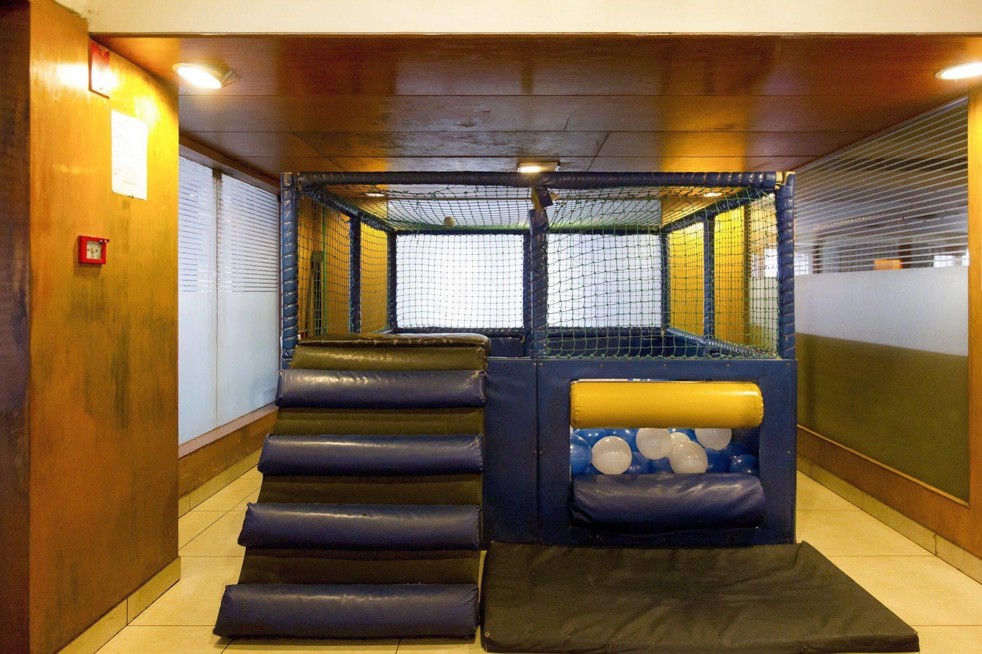 Capital O 66763 Blossoms Serviced Apartments Chennai Exterior foto